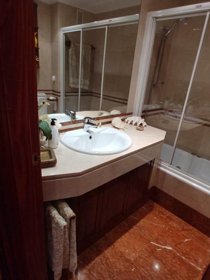 Hogar, A Modo De Hotel Gijón Buitenkant foto